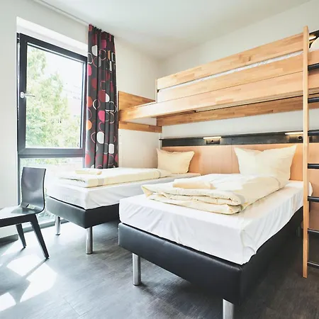 ユーゲントゲステハウス アーゼー *